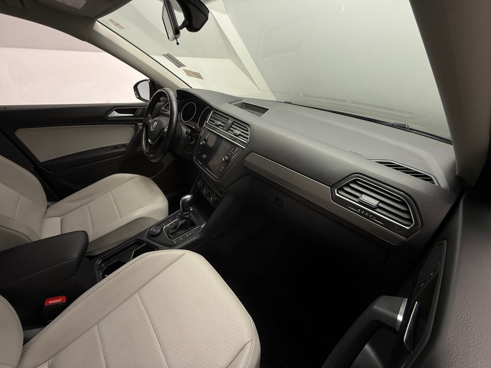 Thumbnail: 2019 Volkswagen Tiguan - 2