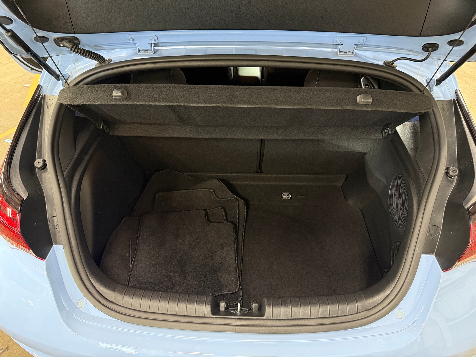 Thumbnail: 2020 Hyundai Veloster - 7