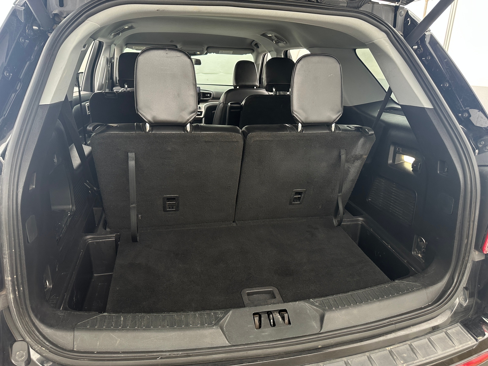 Thumbnail: 2021 Ford Explorer - 7