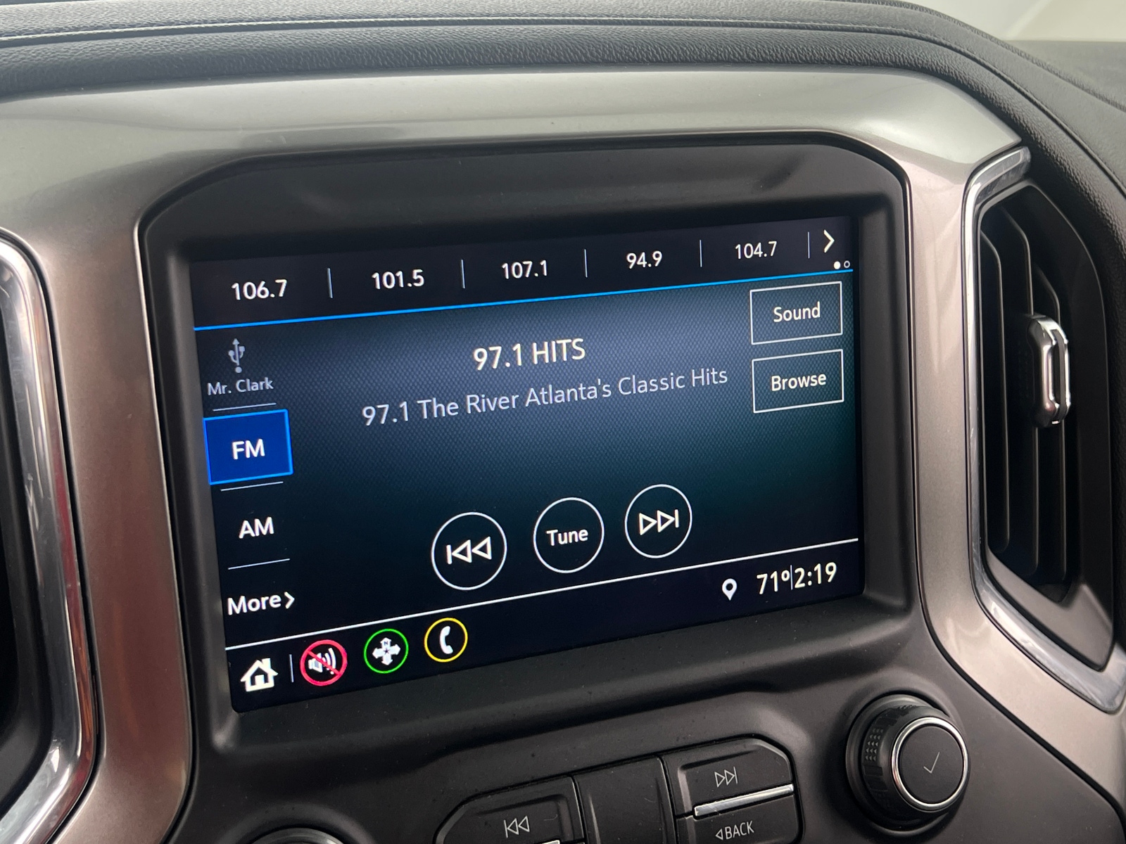 Thumbnail: 2019 Chevrolet Silverado 1500 - 4