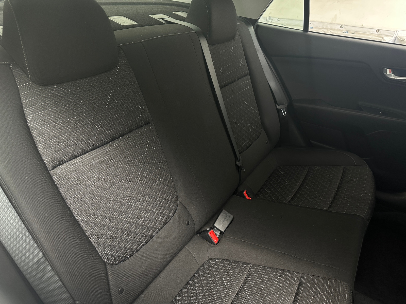 Thumbnail: 2021 Kia Rio - 6