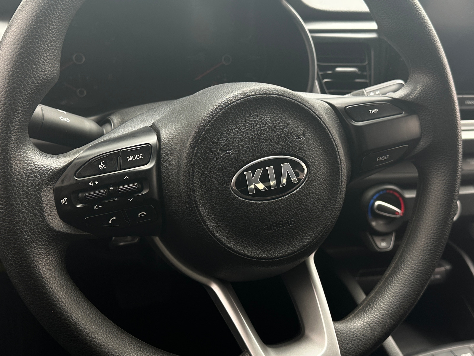 Thumbnail: 2021 Kia Rio - 5