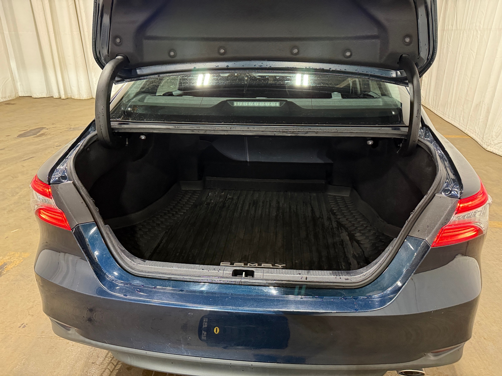 Thumbnail: 2020 Toyota Camry - 6