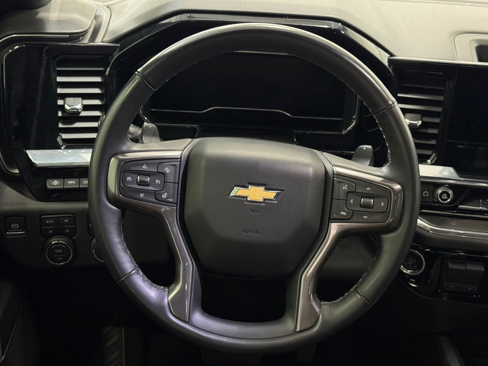 Thumbnail: 2025 Chevrolet Silverado 1500 - 4