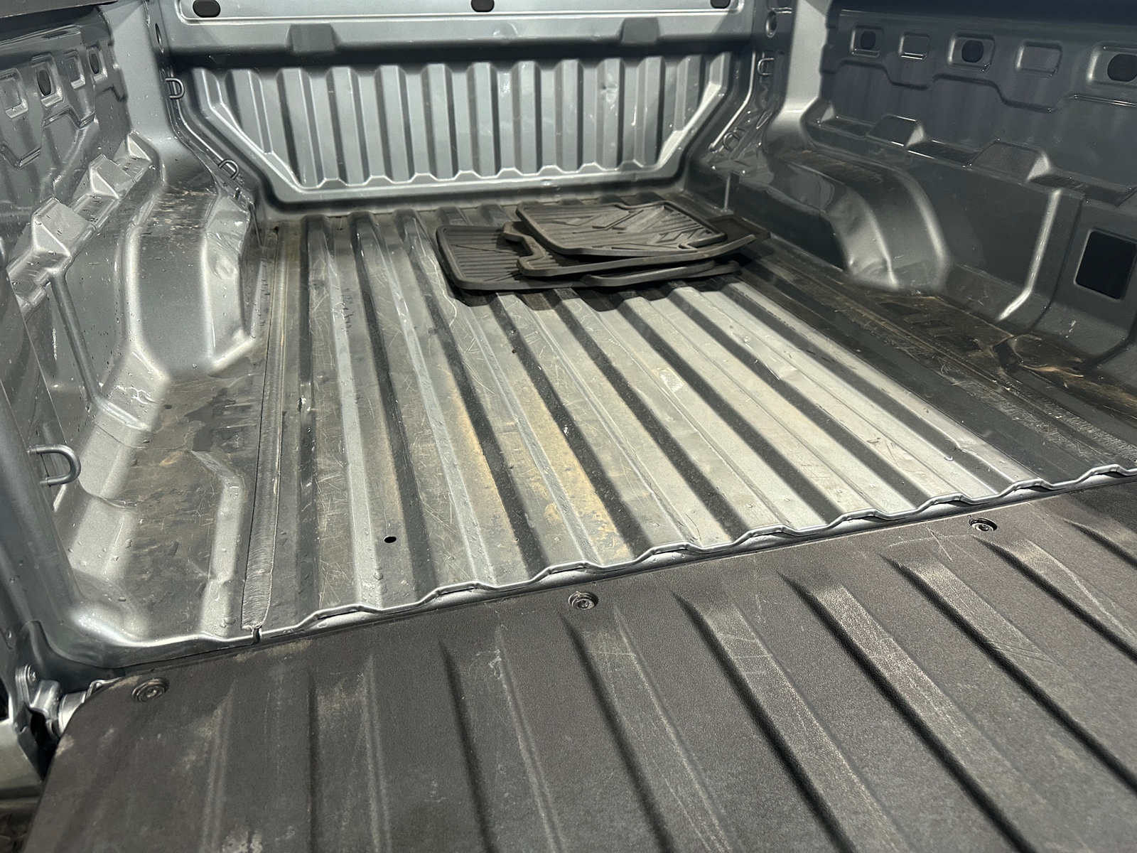 Thumbnail: 2024 Chevrolet Colorado - 7