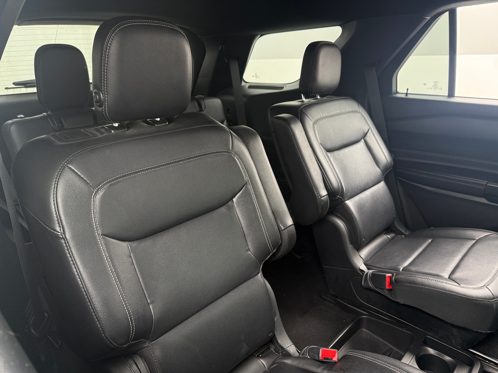 Thumbnail: 2020 Ford Explorer - 6