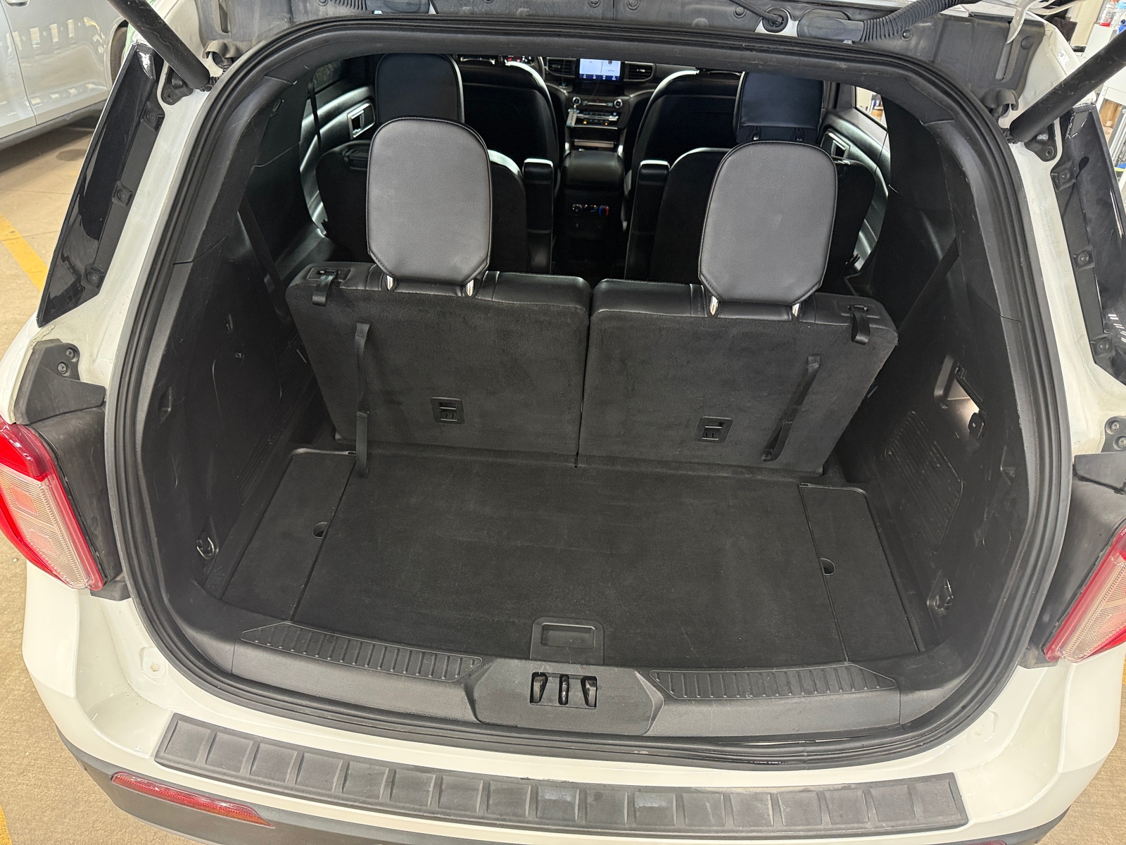 Thumbnail: 2020 Ford Explorer - 7