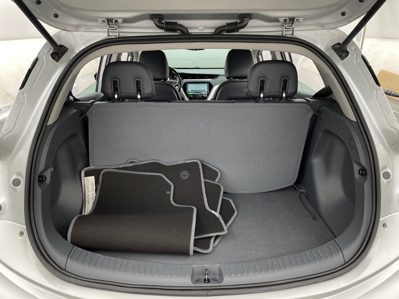 Thumbnail: 2018 Chevrolet Bolt EV - 6