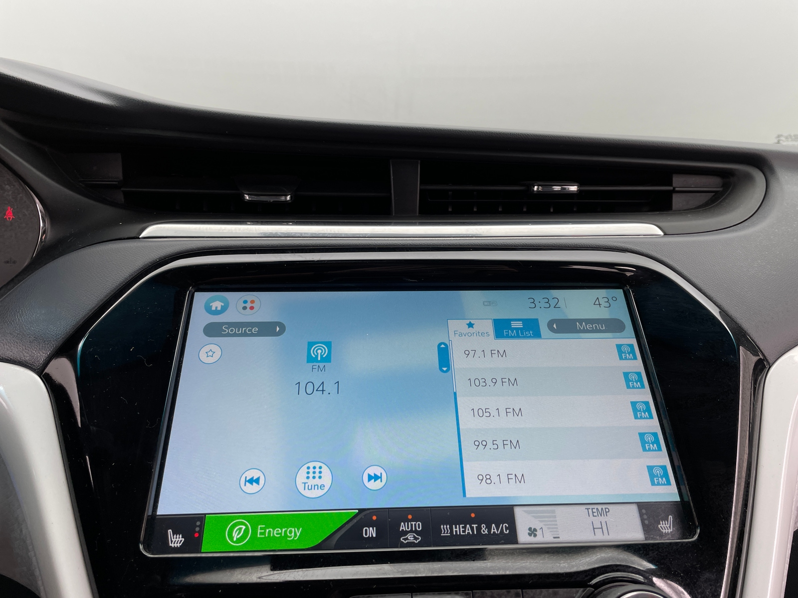 Thumbnail: 2018 Chevrolet Bolt EV - 3