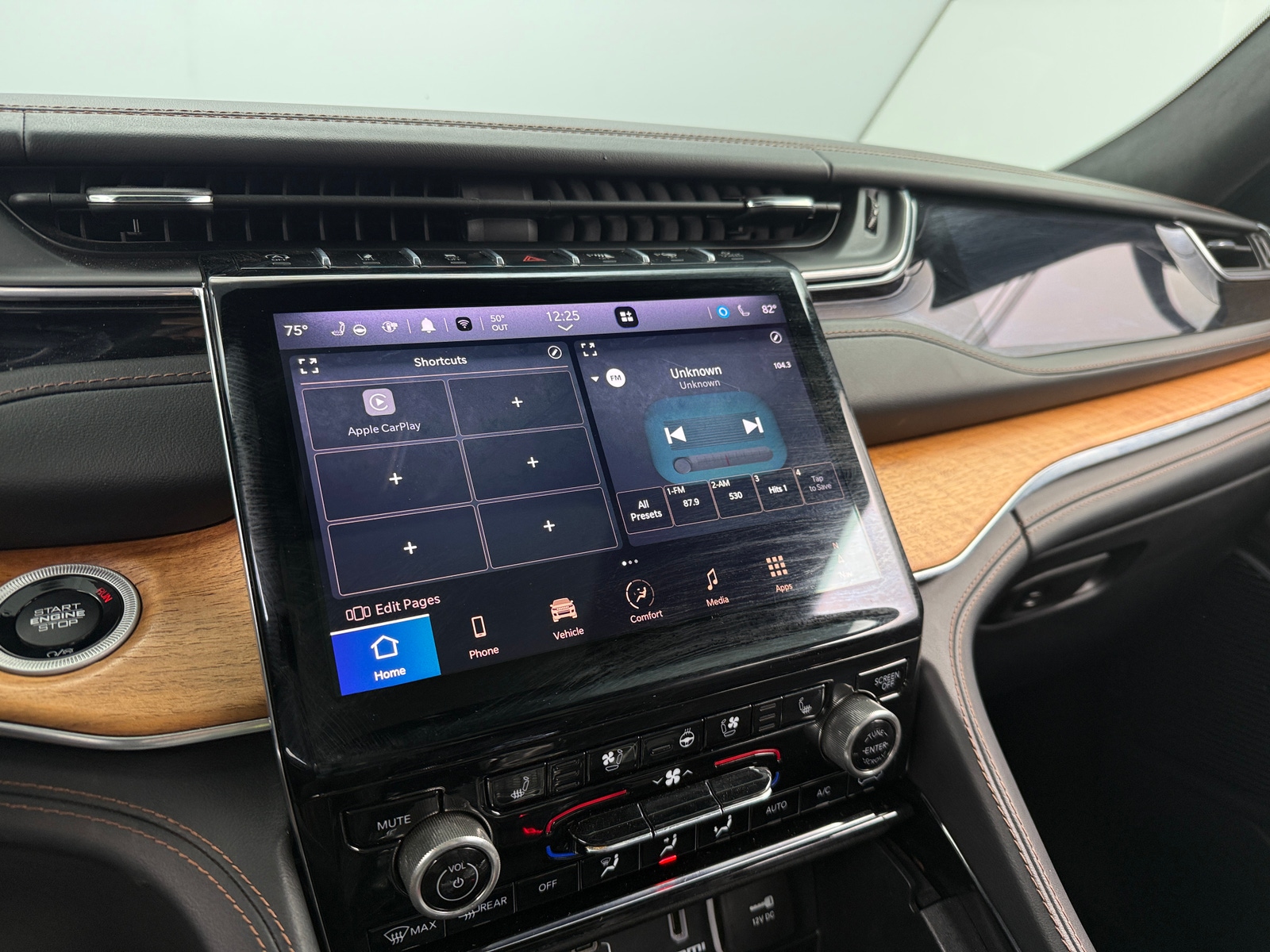 Thumbnail: 2023 Jeep Grand Cherokee L - 3