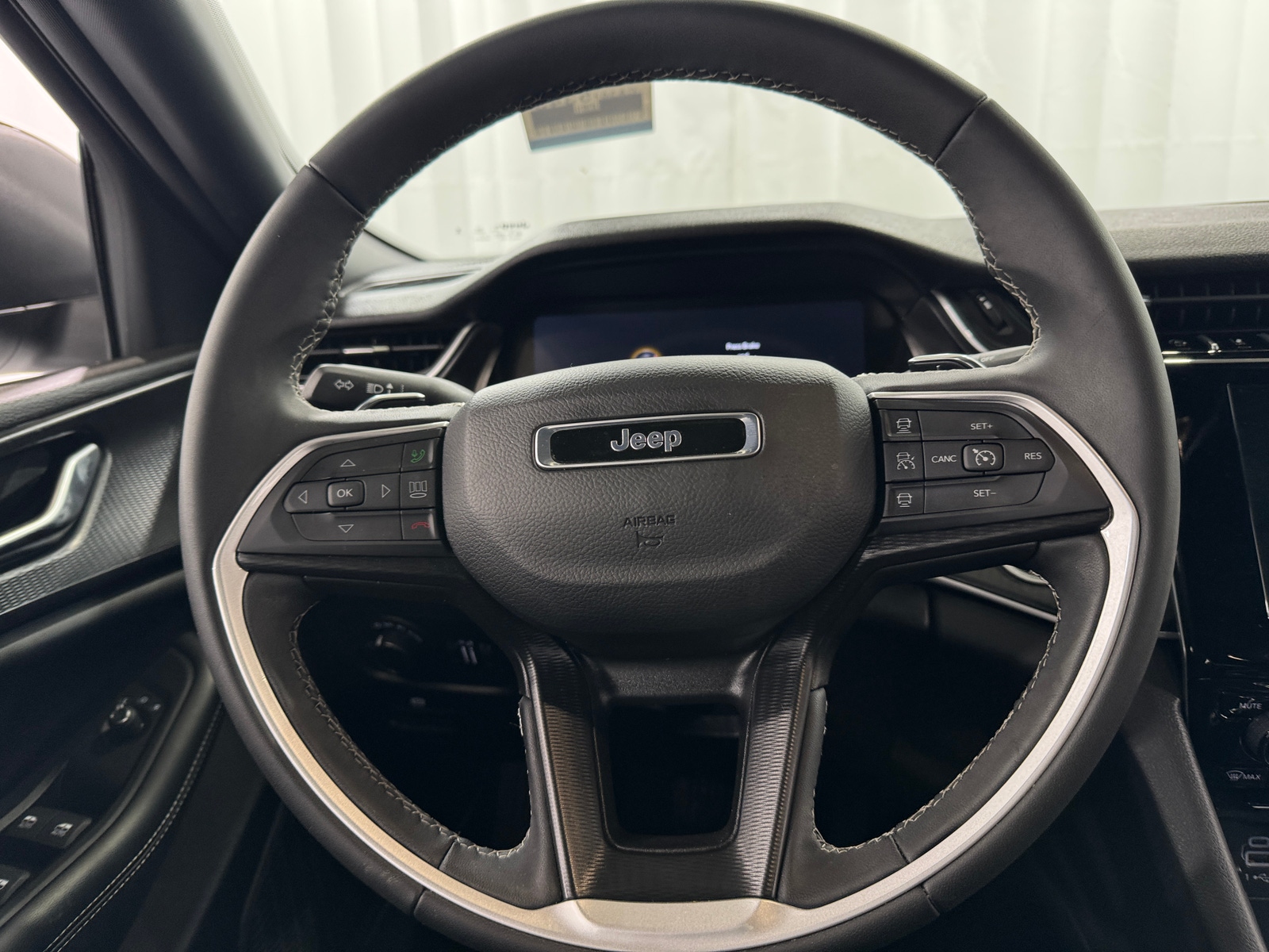 Thumbnail: 2025 Jeep Grand Cherokee - 5