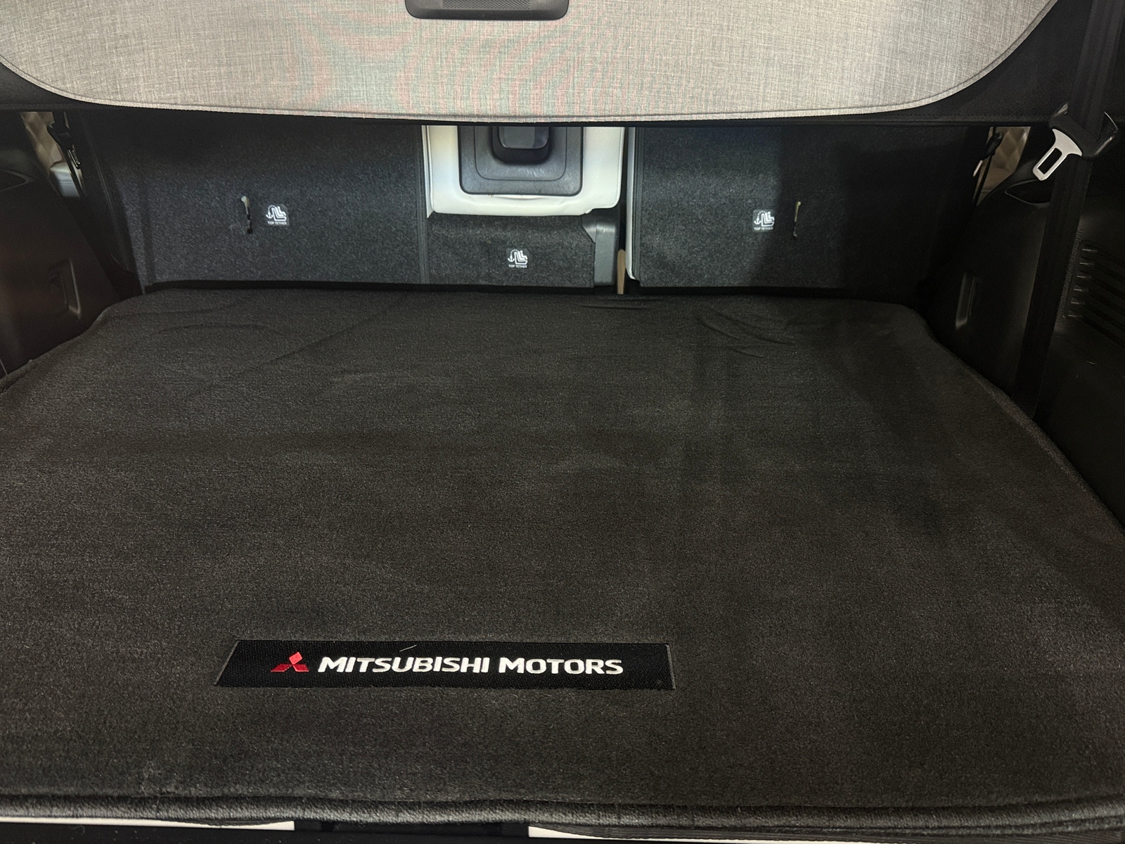 Thumbnail: 2023 Mitsubishi Outlander - 6