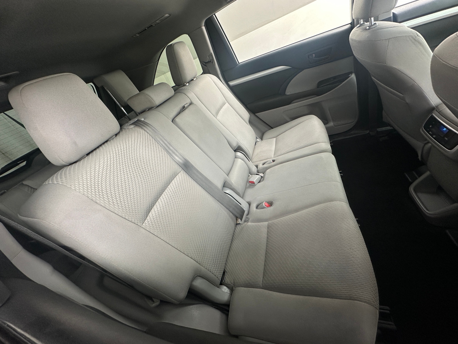 Thumbnail: 2017 Toyota Highlander - 6