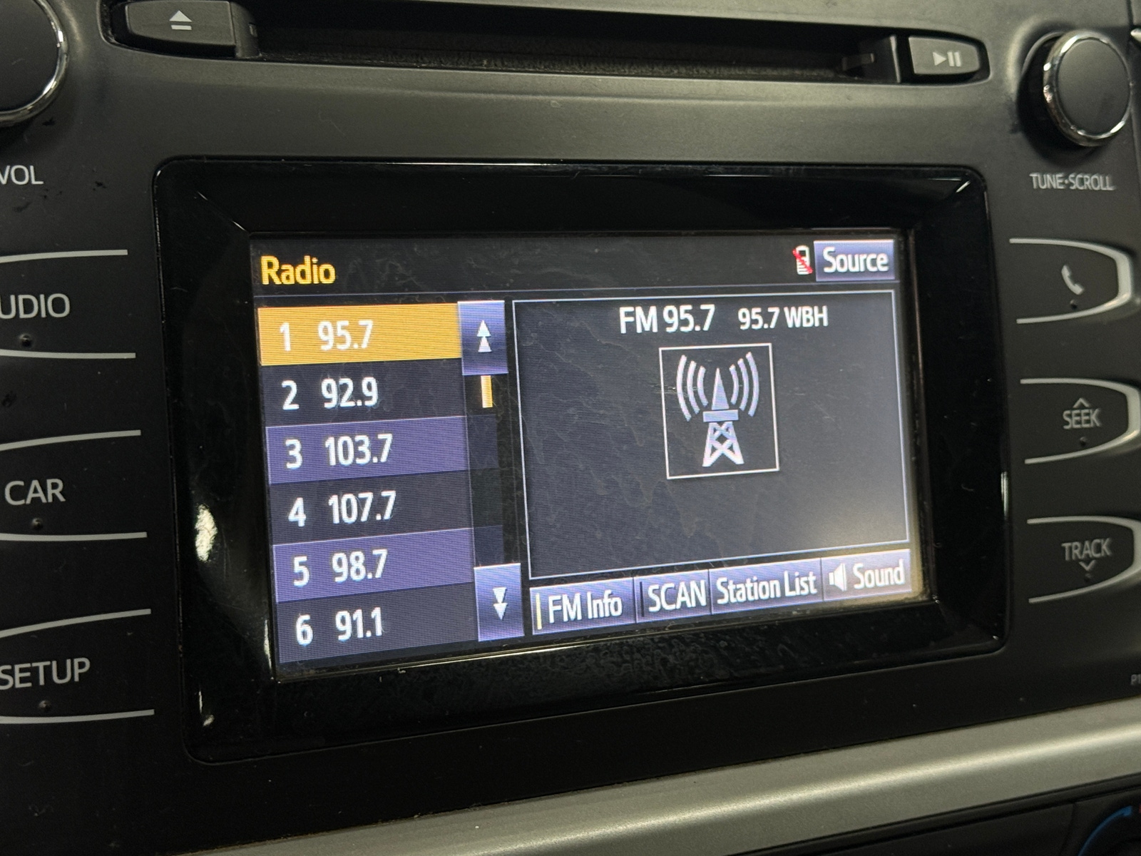 Thumbnail: 2017 Toyota Highlander - 4