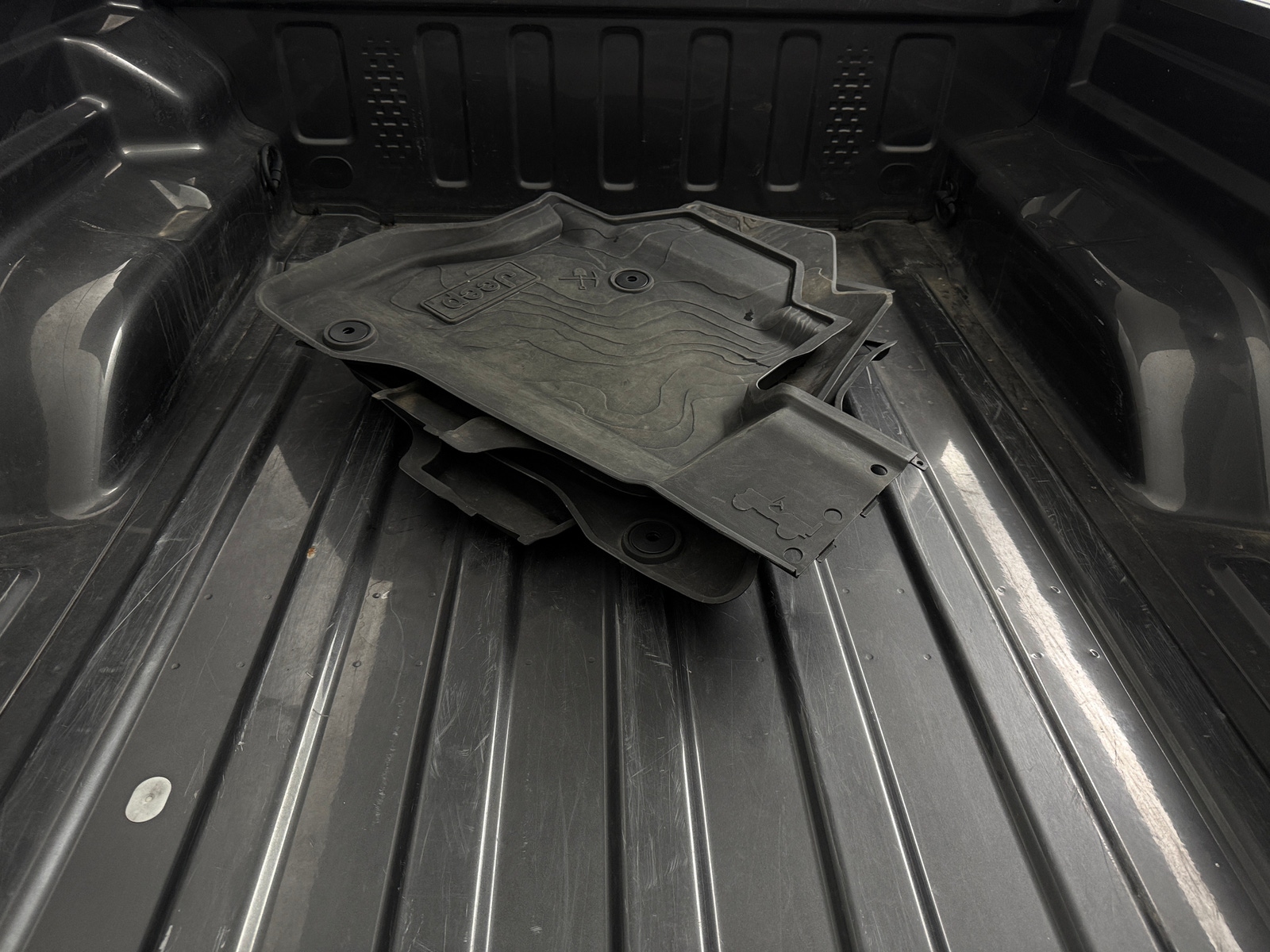 Thumbnail: 2023 Jeep Gladiator - 7