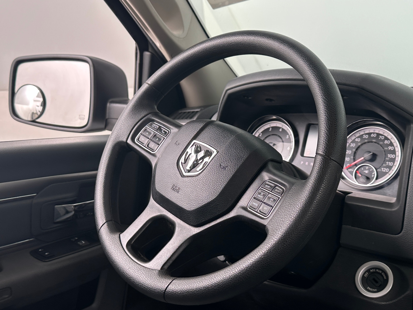 Thumbnail: 2019 RAM 1500 Classic - 5