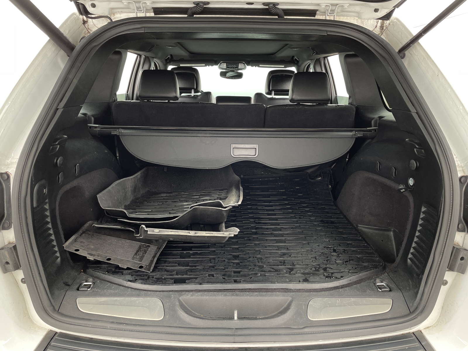 Thumbnail: 2020 Jeep Grand Cherokee - 6