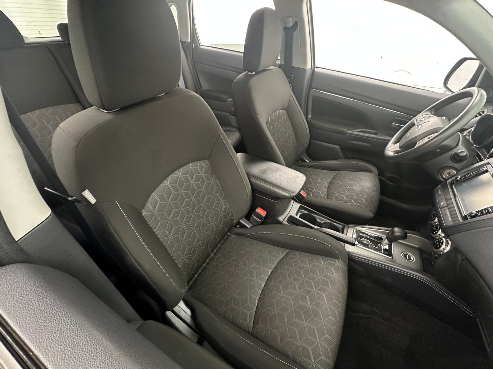 Thumbnail: 2022 Mitsubishi Outlander Sport - 2