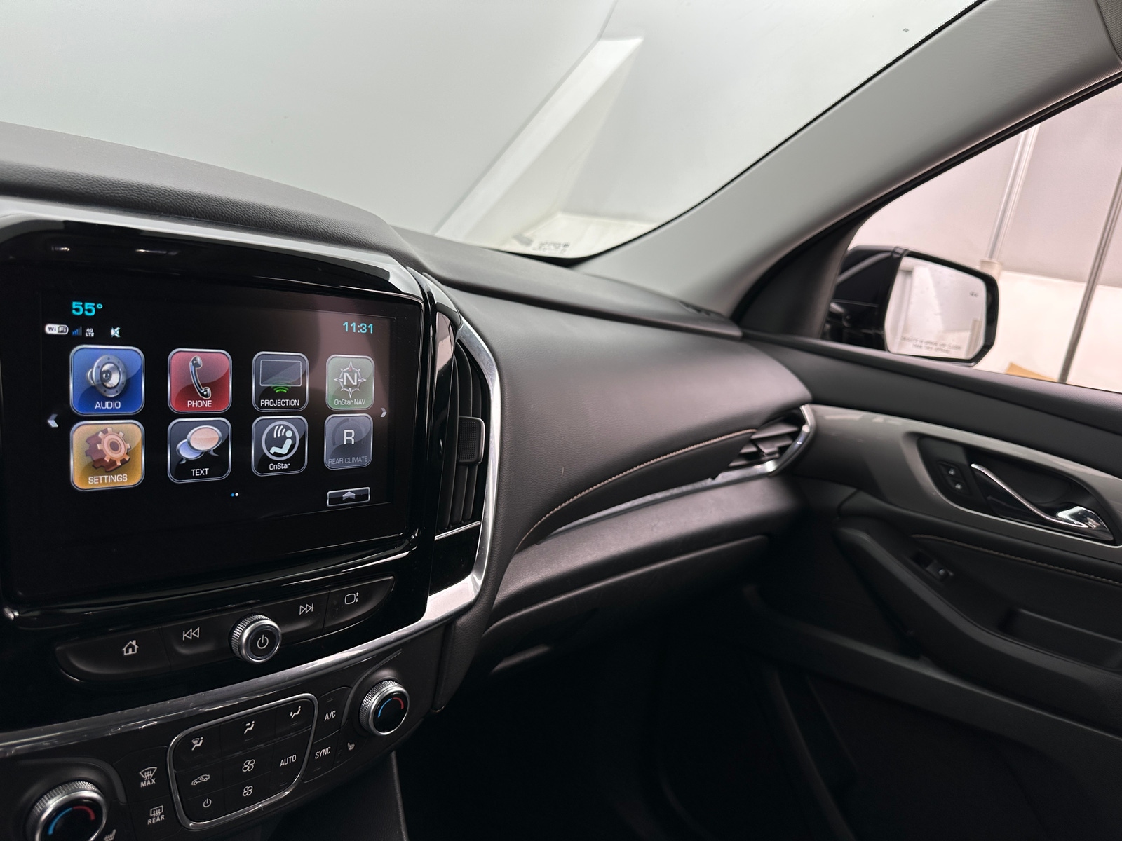 Thumbnail: 2018 Chevrolet Traverse - 4