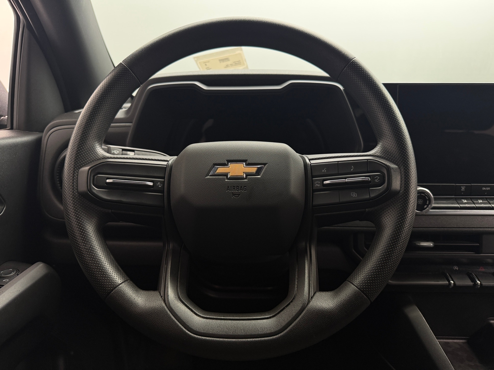 Thumbnail: 2024 Chevrolet Colorado - 5