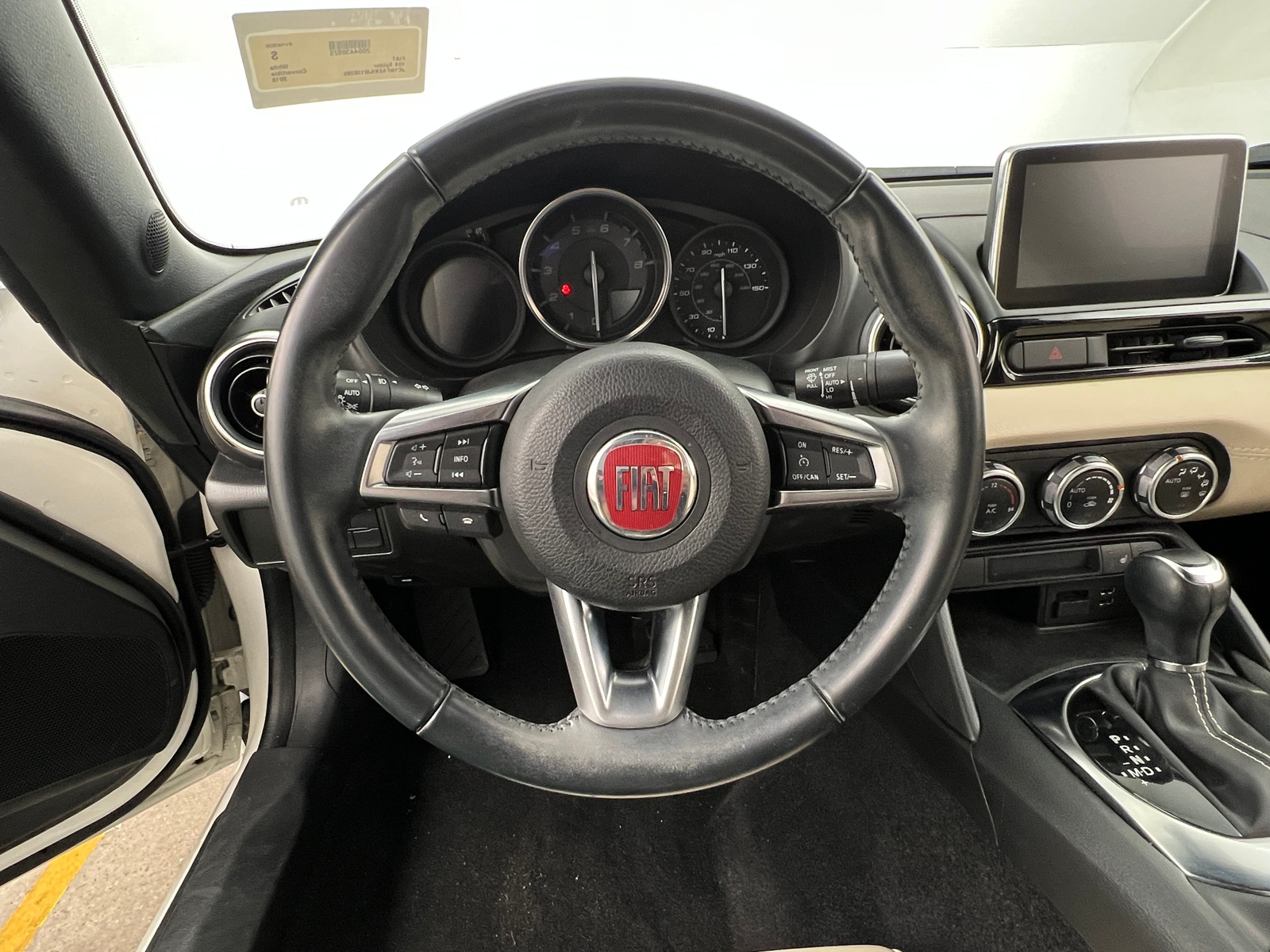 Thumbnail: 2018 Fiat 124 Spider - 3