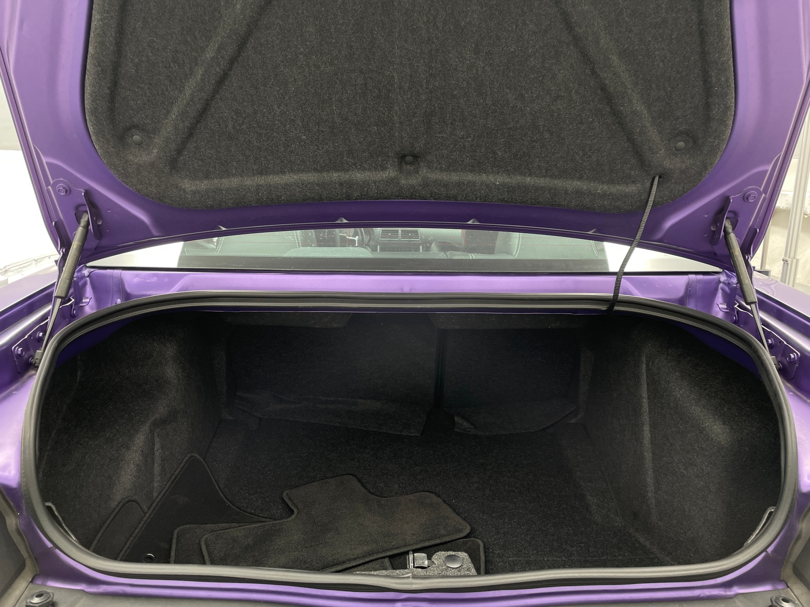 Thumbnail: 2014 Dodge Challenger - 4