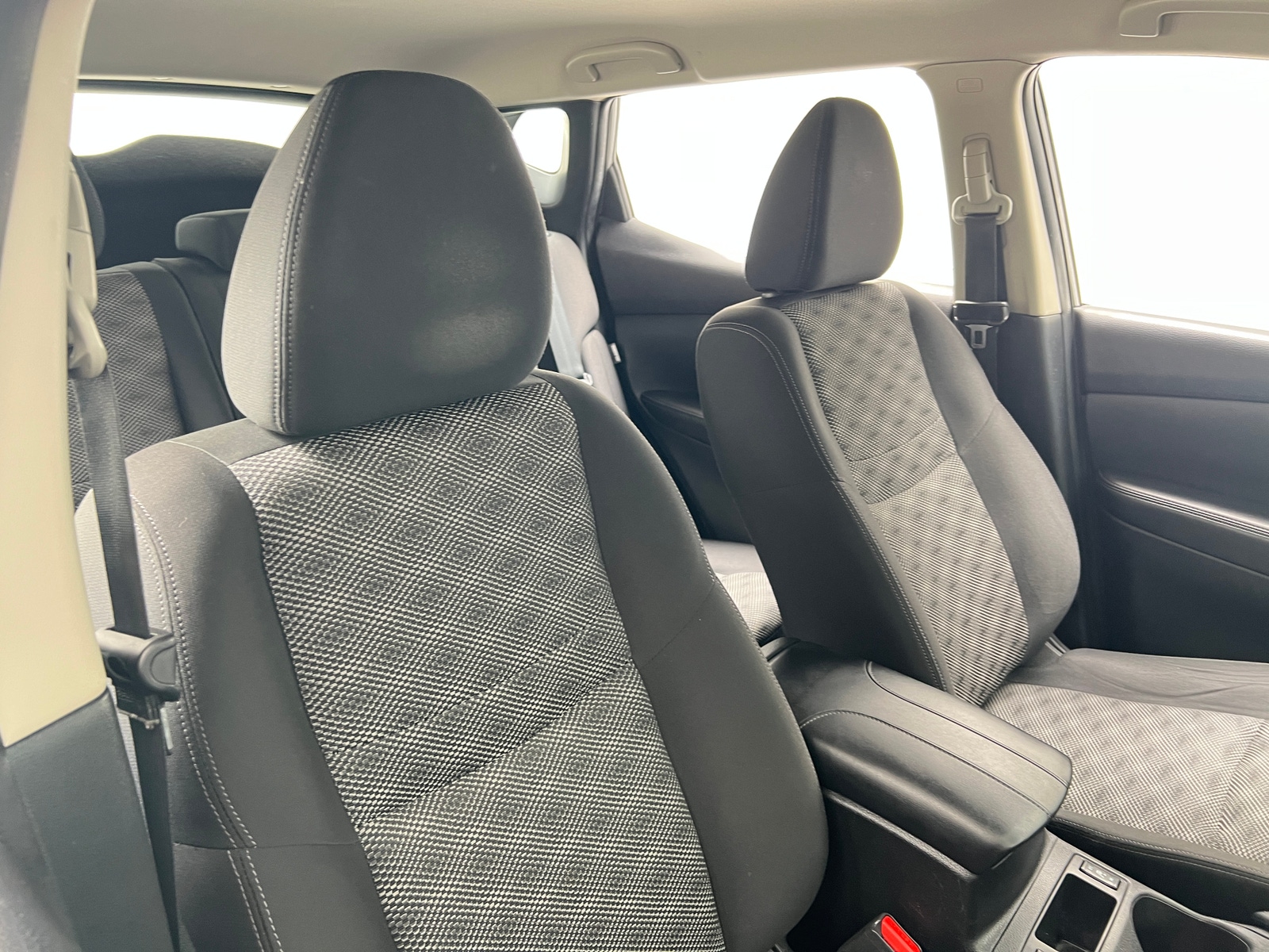 Thumbnail: 2021 Nissan Rogue Sport - 2