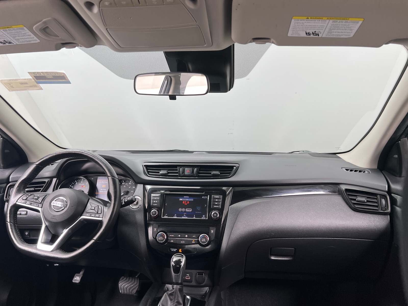 Thumbnail: 2021 Nissan Rogue Sport - 3