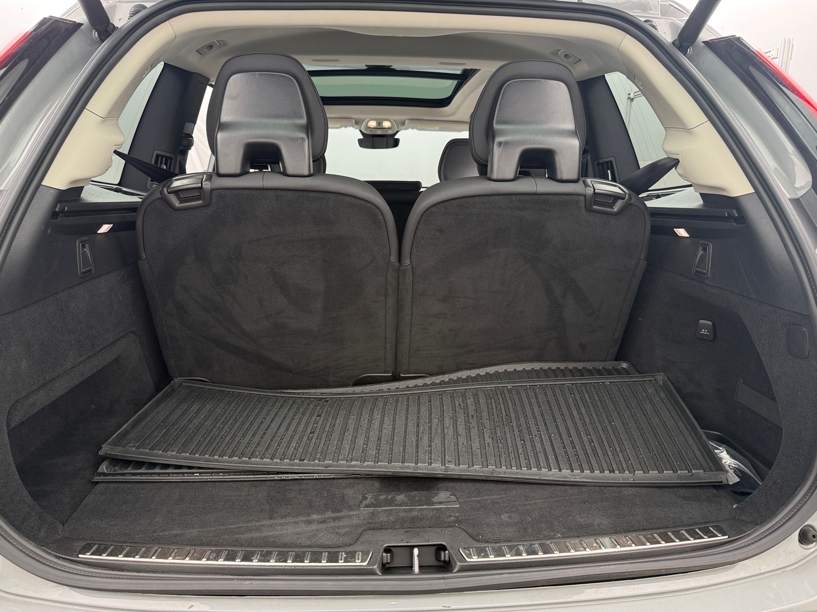 Thumbnail: 2025 Volvo XC90 - 6