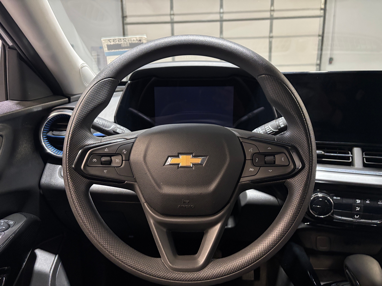 Thumbnail: 2025 Chevrolet Trax - 5