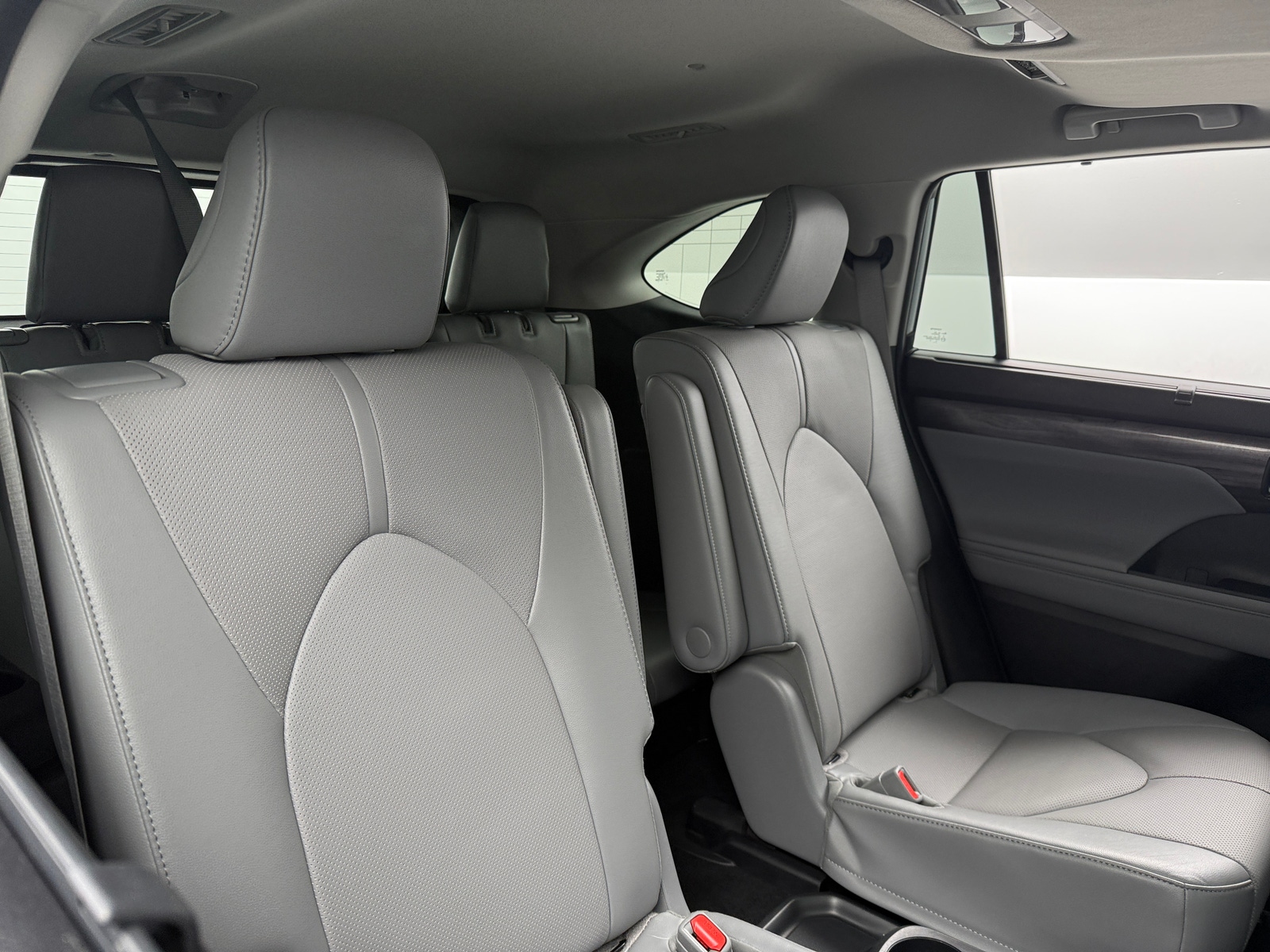 Thumbnail: 2022 Toyota Highlander - 5