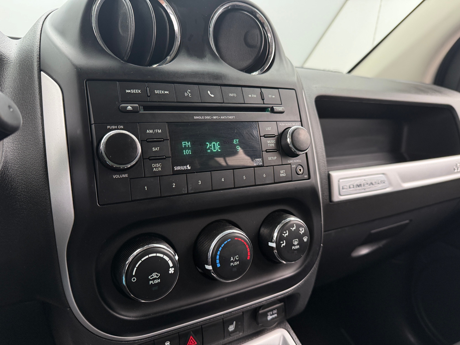 Thumbnail: 2016 Jeep Compass - 3