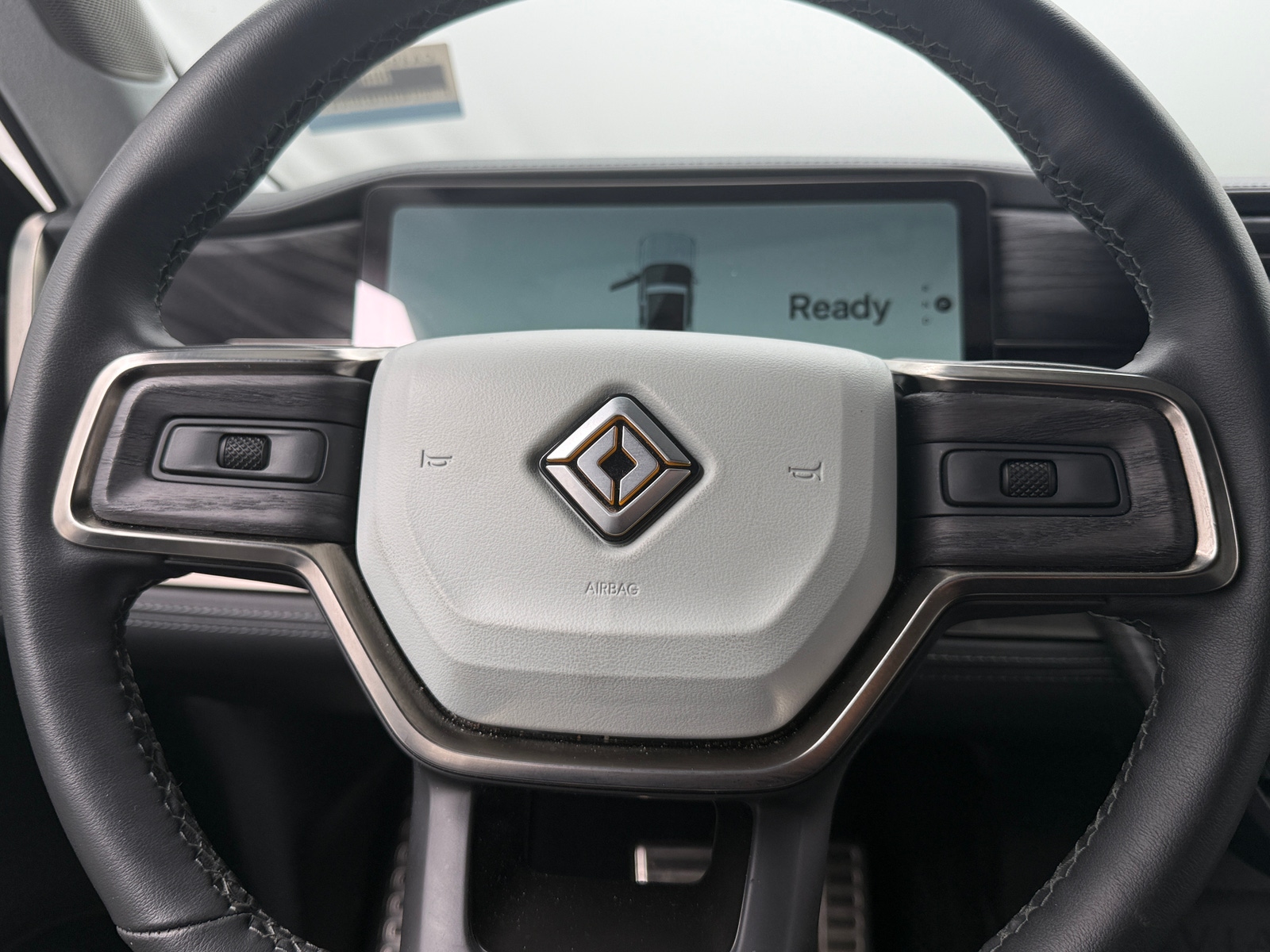 Thumbnail: 2024 Rivian R1T - 4