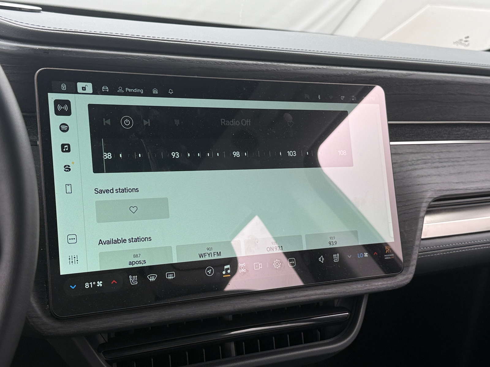 Thumbnail: 2024 Rivian R1T - 3