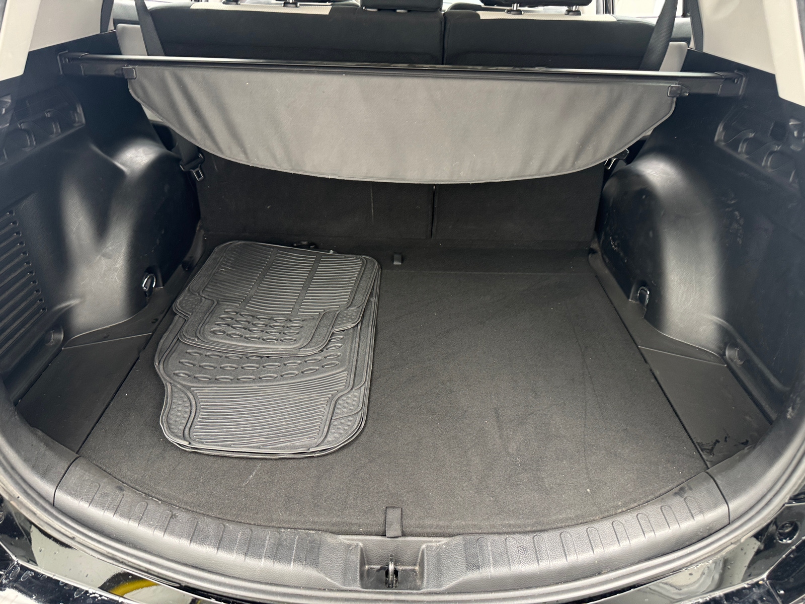 Thumbnail: 2017 Toyota RAV4 - 7