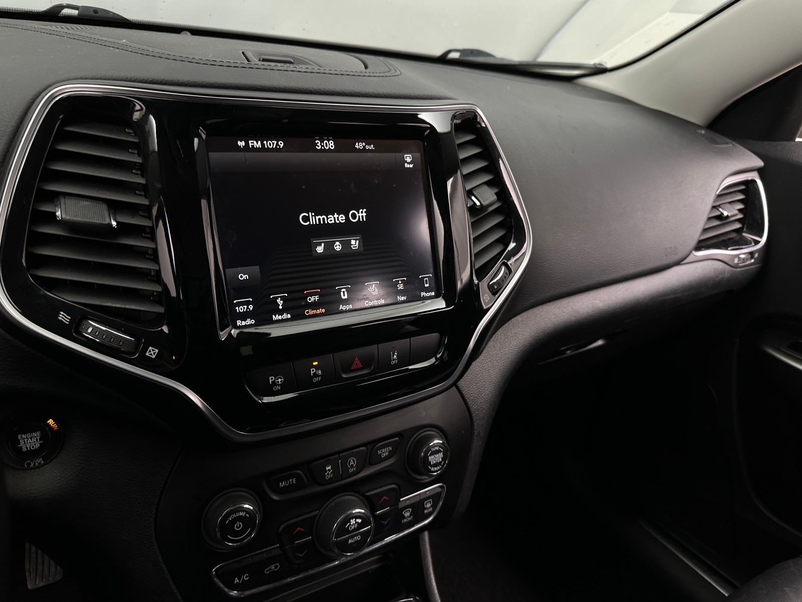 Thumbnail: 2019 Jeep Cherokee - 3