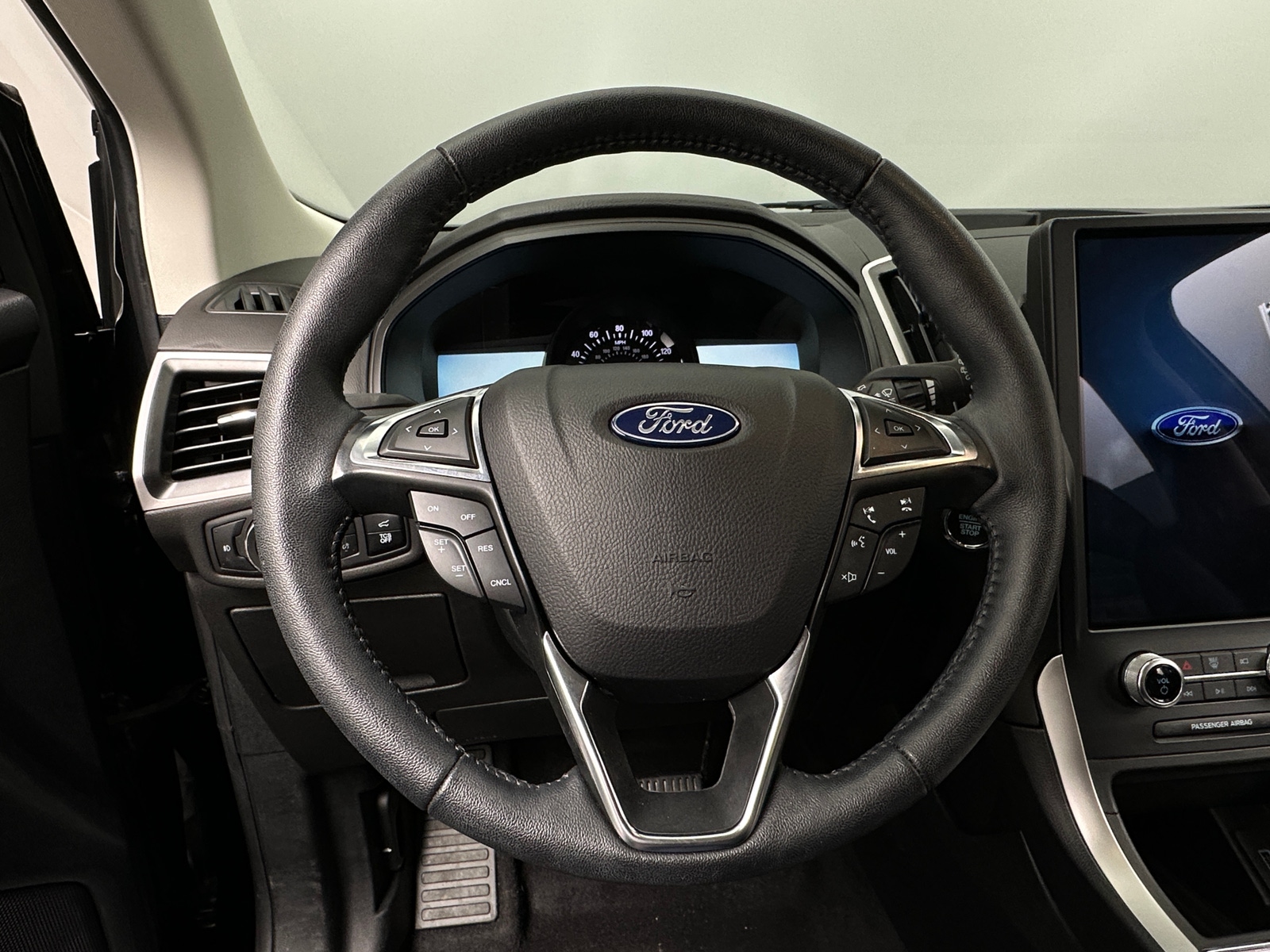 Thumbnail: 2024 Ford Edge - 4