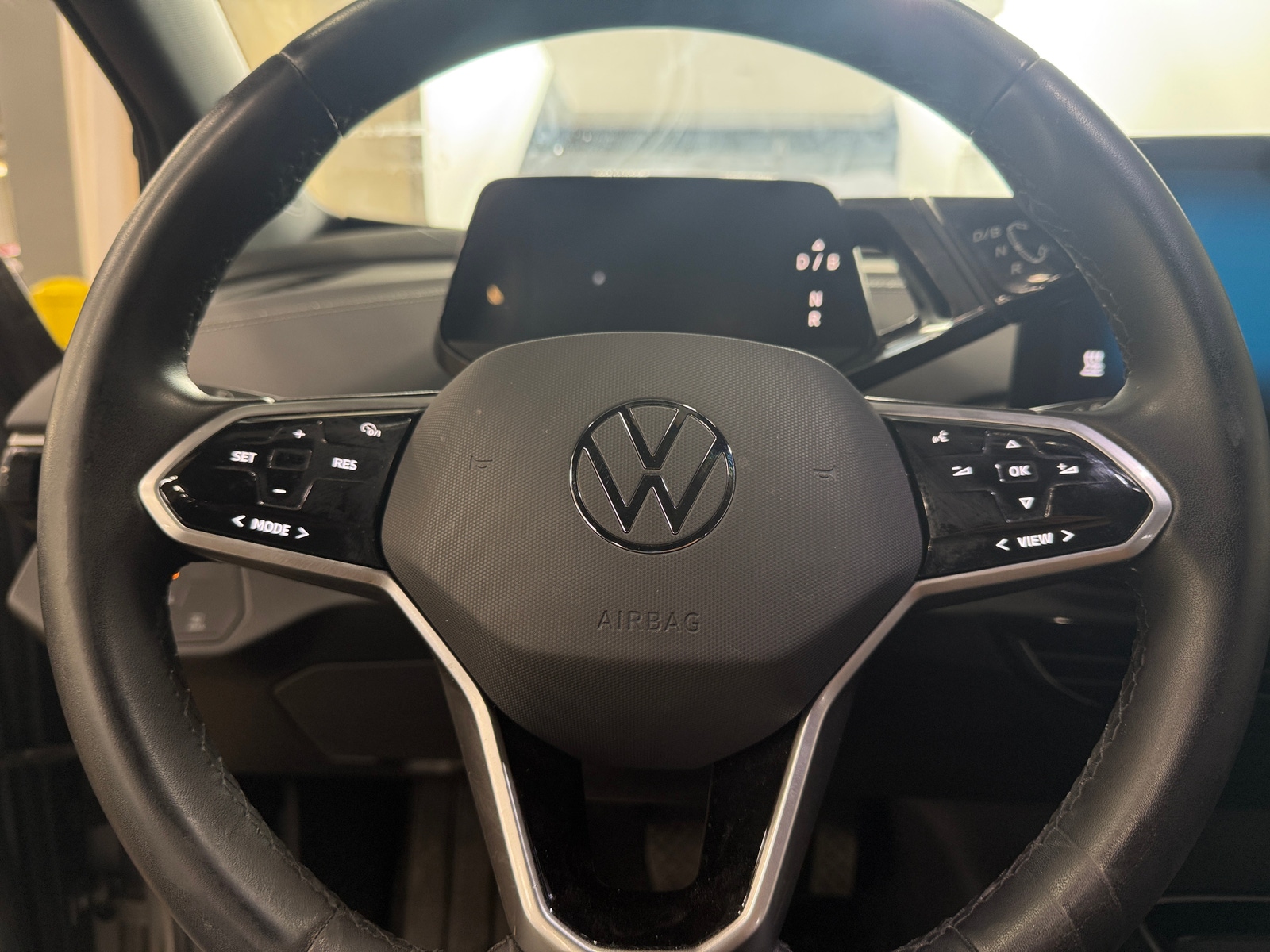 Thumbnail: 2023 Volkswagen ID.4 - 4