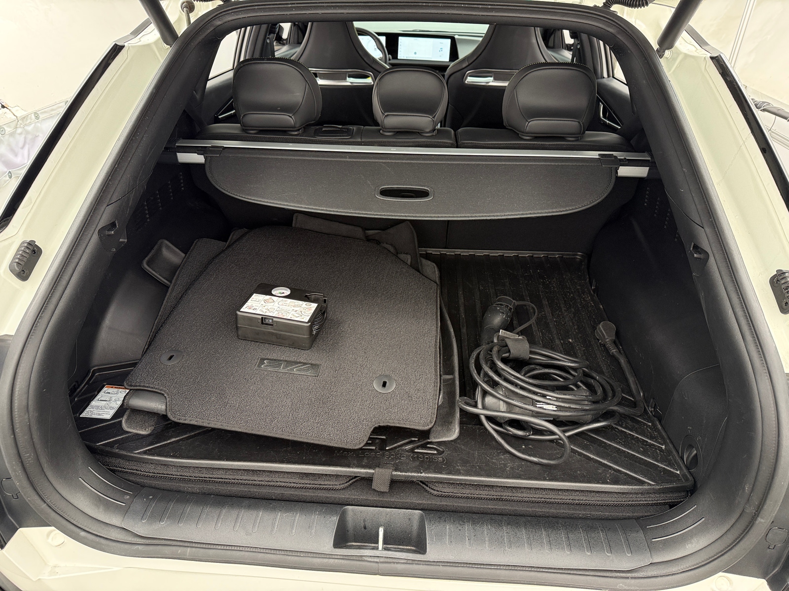 Thumbnail: 2023 Kia EV6 - 6