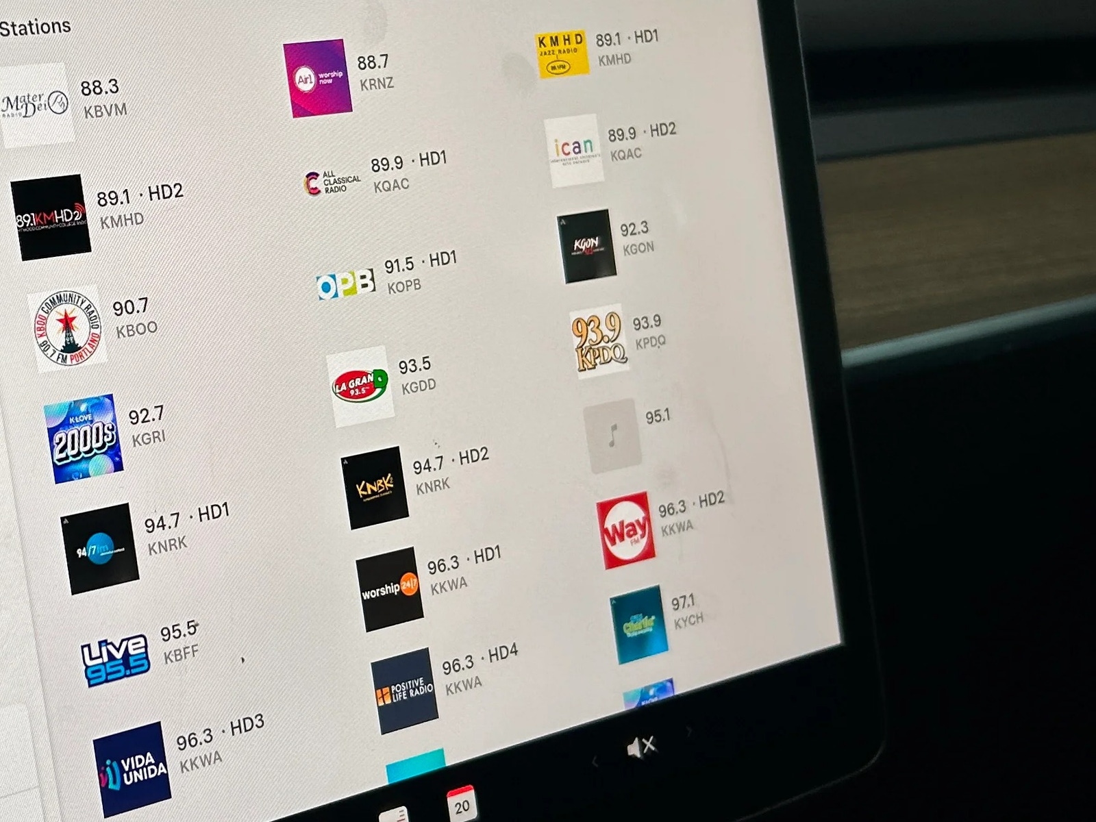 Thumbnail: 2022 Tesla Model Y - 3