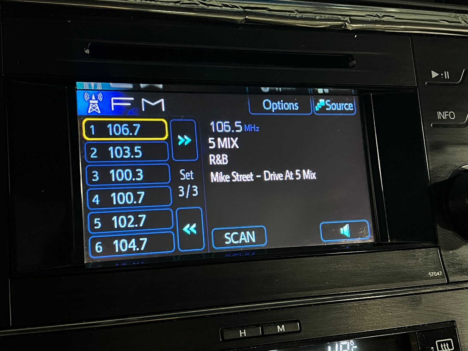 Thumbnail: 2014 Toyota Avalon - 4