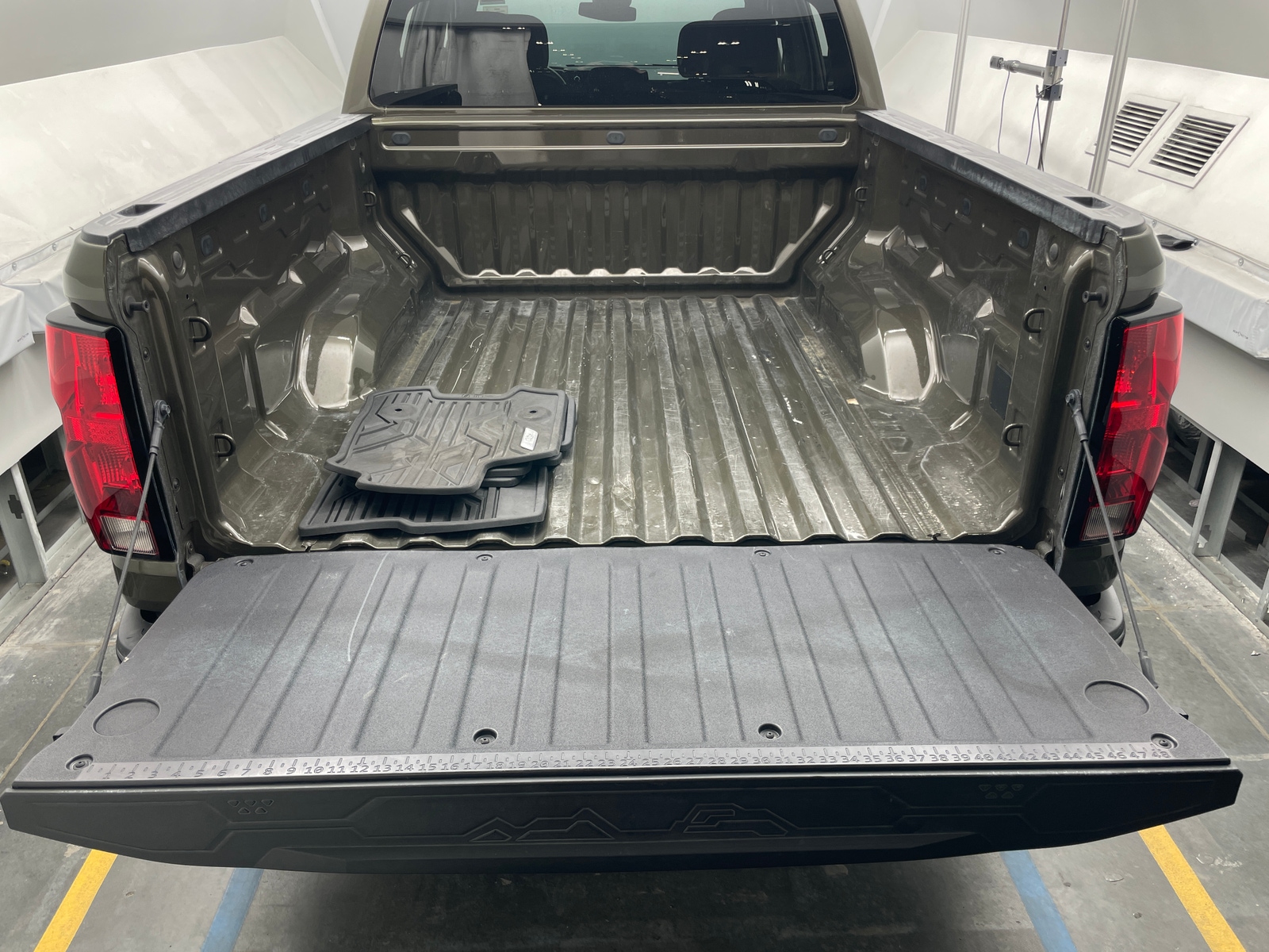 Thumbnail: 2024 Chevrolet Colorado - 7