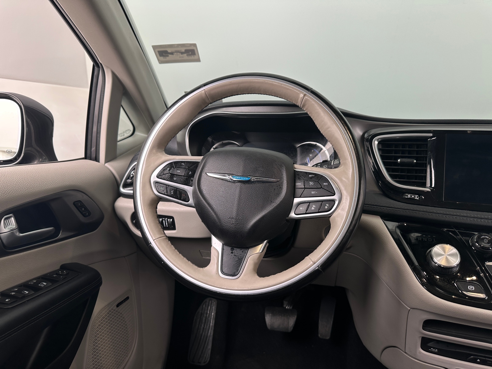 Thumbnail: 2019 Chrysler Pacifica - 4