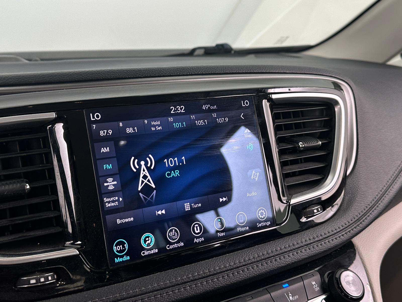 Thumbnail: 2019 Chrysler Pacifica - 3