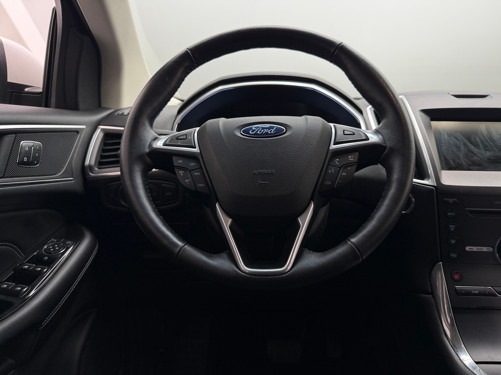 Thumbnail: 2015 Ford Edge - 4