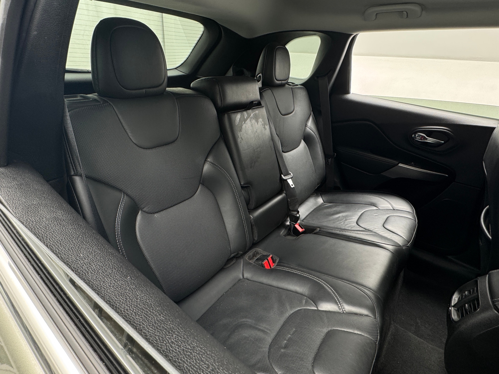 Thumbnail: 2020 Jeep Cherokee - 5