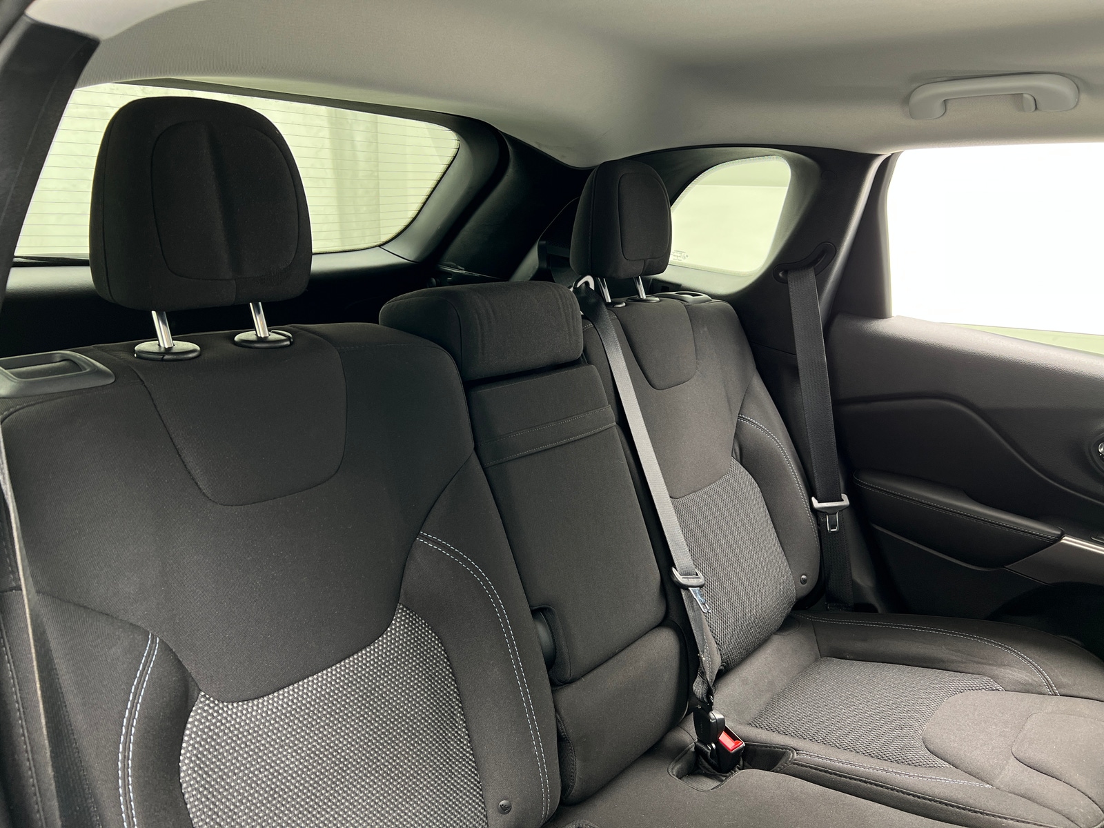 Thumbnail: 2019 Jeep Cherokee - 6