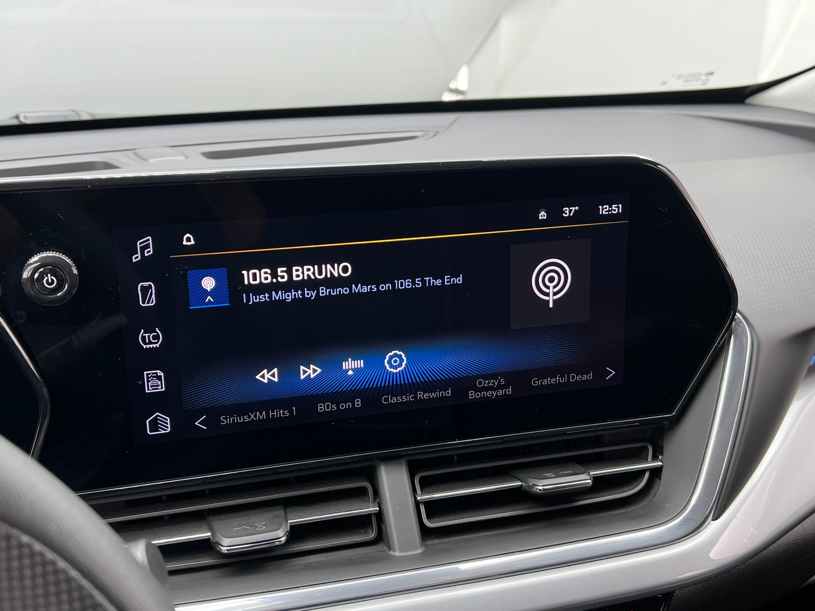 Thumbnail: 2025 Chevrolet Trax - 4