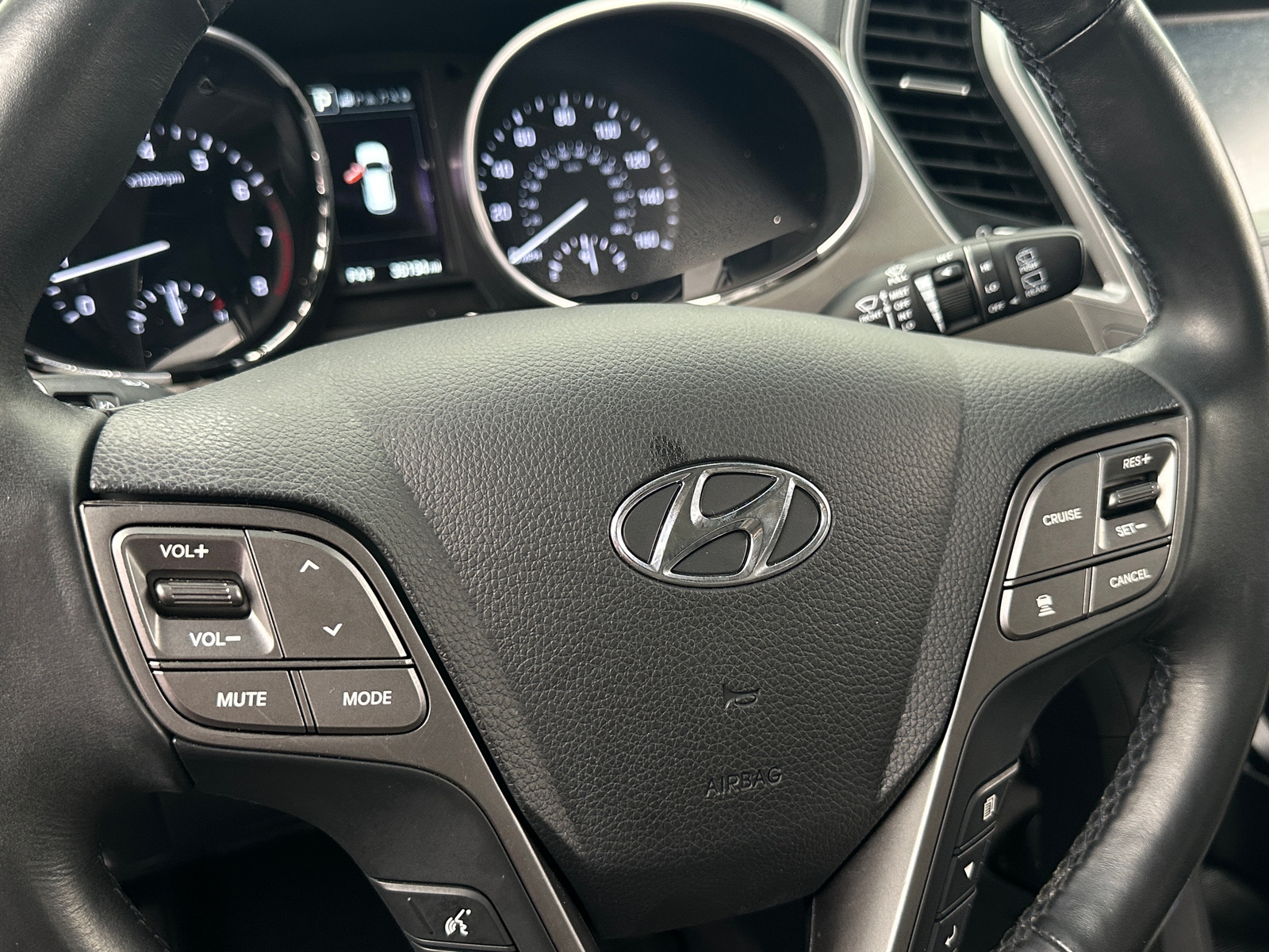 Thumbnail: 2017 Hyundai Santa Fe - 4