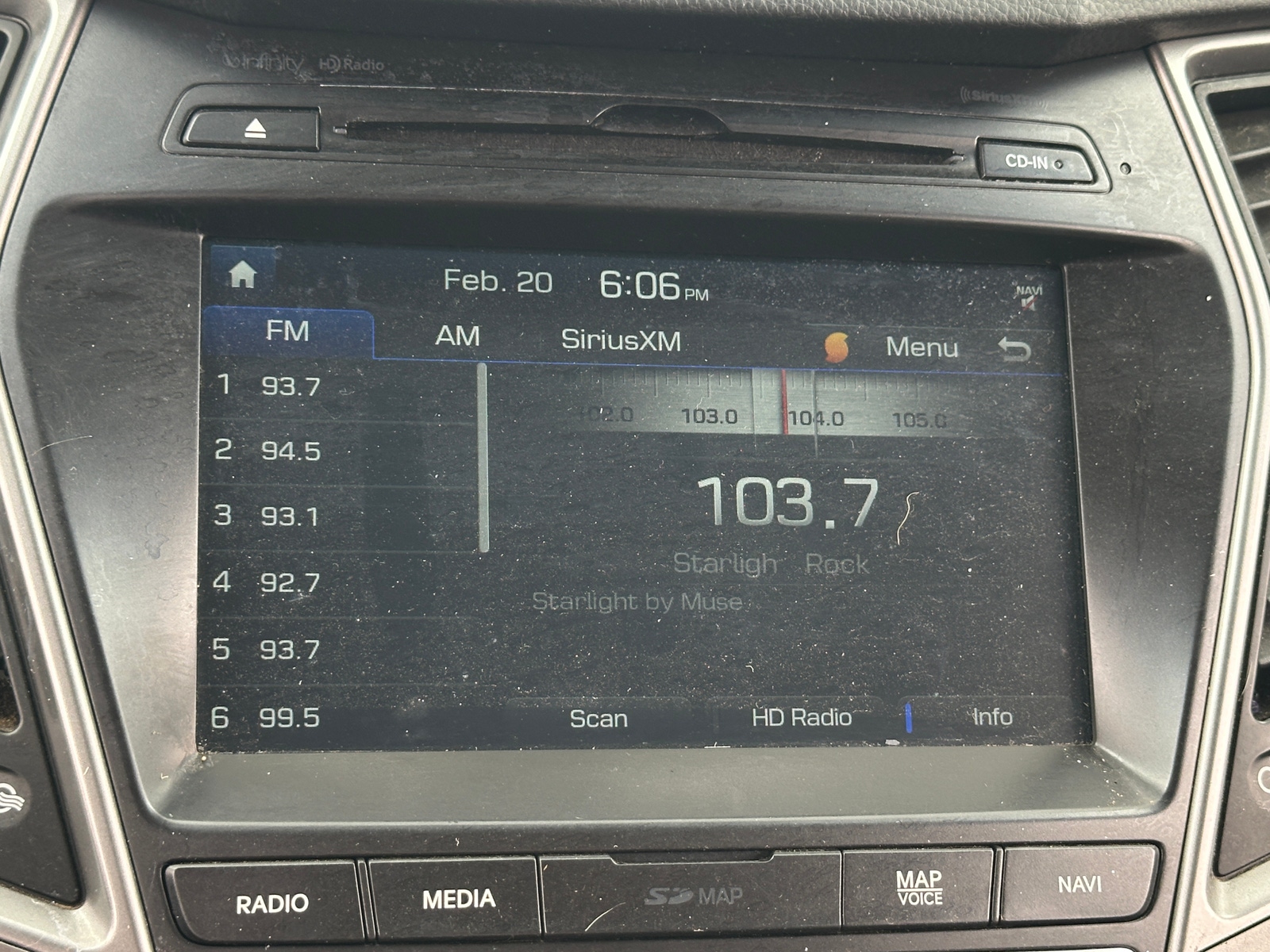 Thumbnail: 2017 Hyundai Santa Fe - 3